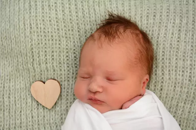 Name: Theodor
Geburtsdatum: 08.04.2025
Gewicht: 3.720 g
Größe: 52 cm
Eltern: Edit Dankovics und David Doszal aus Eisenerz | Foto: Babysmile