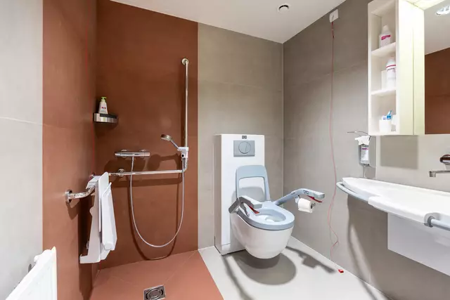 Der Bad/WC-Bereich wurde optimal den Bedürfnissen angepasst. | Foto: OÖG