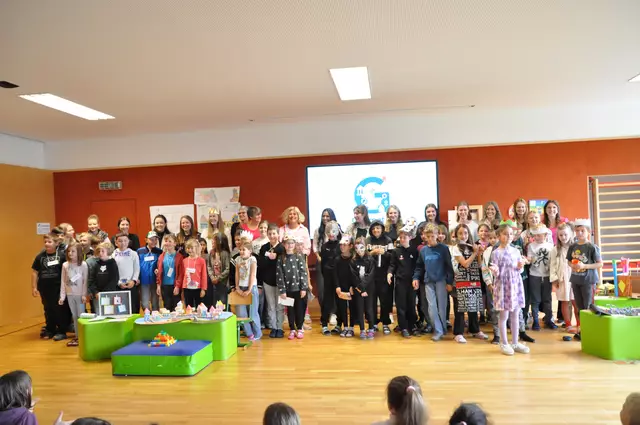 Studierende, Schülerinnen und Schüler sowie die Lehrerinnen hatten allesamt großen Spaß bei der Projektwoche.