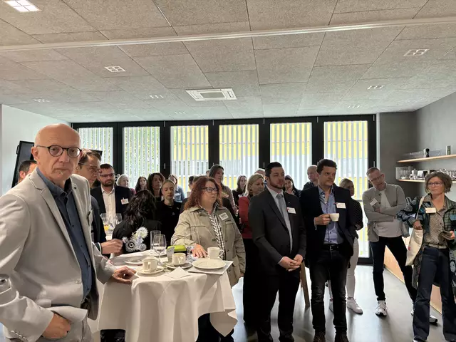 Das Netzwerktreffen bot Gelegenheit, das Innovationszentrum und seine Möglichkeiten kennenzulernen. | Foto: MeinBezirk