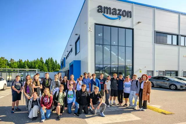 Die Schülerinnen und Schüler der MS Völkermarkt war zu Gast bei Amazon in Klagenfurt.  | Foto: Thomas Hude