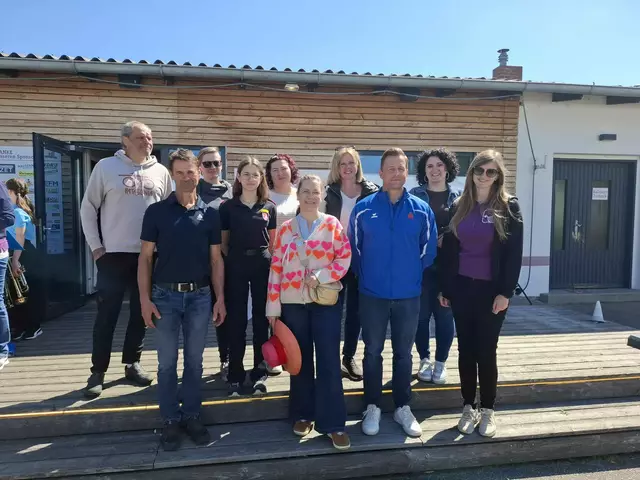 Christoph Simmlinger Martin Samek, Heinrich Brustbauer, Resi Walzl, Veronika Weber, Tamara Allgäuer, Beate Artweger, Manuela Lehmann, Michael Tüchler, Annika Svejda,Nadine Rosenberger Organisatoren und Vereine des Tages der Jugend | Foto: Christoph Simmlinger