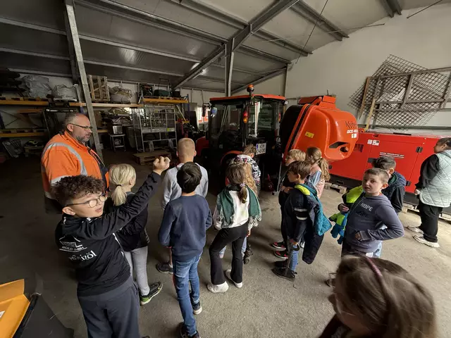 Die verschiedenen Fahrzeuge waren natürlich interessant. | Foto: VS Rosental