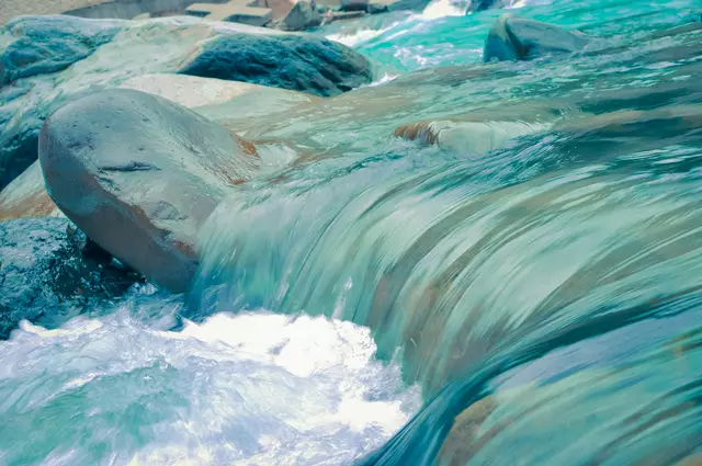 Mit gezielten Investitionen in Wasserinfrastruktur und Hochwasserschutz sichert der Bund die Versorgung und Lebensqualität in den Regionen – auch in Tirol. | Foto: unsplash
