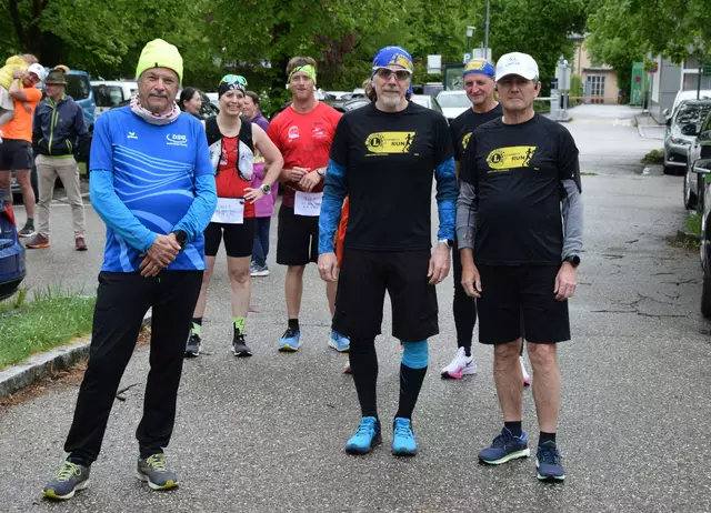 Die Topgruppe der Läufer macht sich zum Start beim Lions Charity Run bereit. | Foto: Lions Club – Reimair