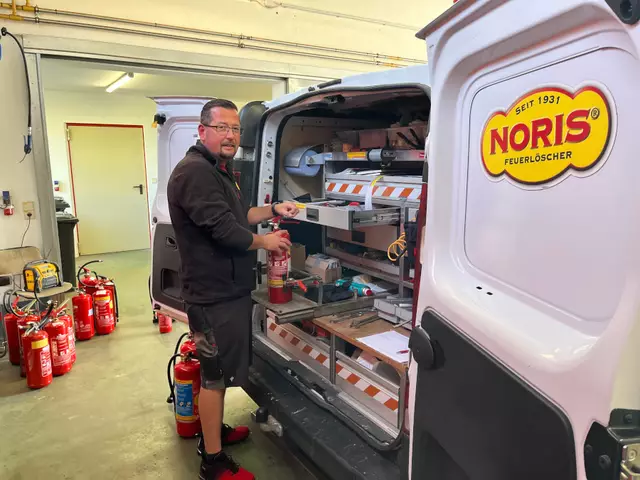 Bei der Feuerlöscher-Überprüfungsaktion der Freiwilligen Feuerwehr Waidhofen/Thaya. | Foto: FF Waidhofen/Thaya