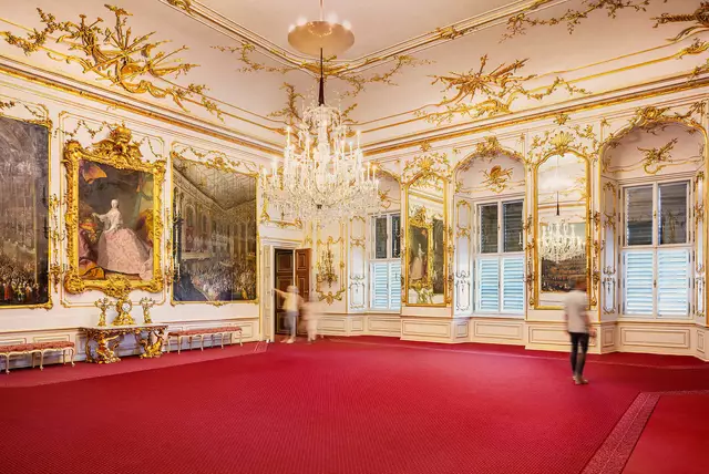Im Schloss Schönbrunn hat die Sanierung eines der bedeutendsten Prunkräume der ehemaligen kaiserlichen Sommerresidenz begonnen. | Foto: Schloss Schönbrunn Kultur und Betriebs ges.m.b.H./Severin Wurnig