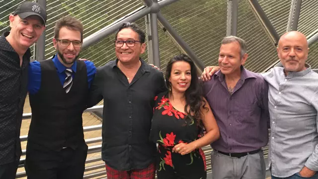 Ismael Barrios (3.v.l.) leitet die Salsa Explosion Band. | Foto: Gertraud Heigl