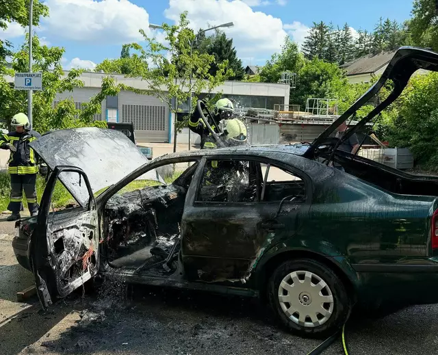 Das rasche Eingreifen verhindert Schlimmeres. | Foto: FF Klosterneuburg Kierling