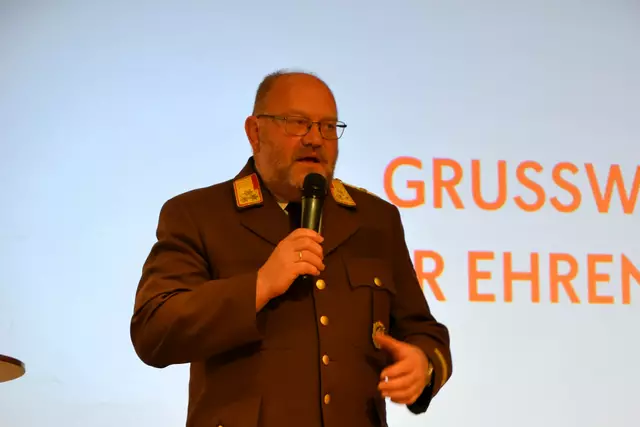 Bereichsfeuerwehrkommandant OBR Josef Gaich  | Foto: Rotes Kreuz/Schrempf-Güttinger