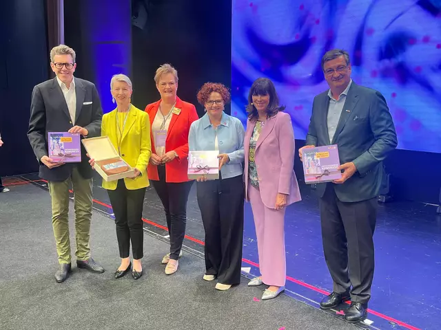 vlnr.: Harald Mahrer, Gaby Schaunig, Astrid Legner, Elisabeth Zehetner, Martha Schultz und Jürgen Mandl
 | Foto: Büro LHStv.in Schaunig