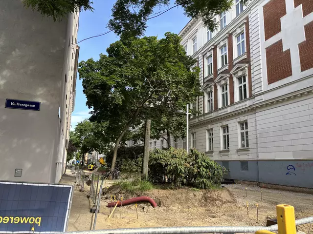 Rund um die Mittelschule Herzgasse wird großflächig saniert. | Foto: Michael Marbacher/ MeinBezirk
