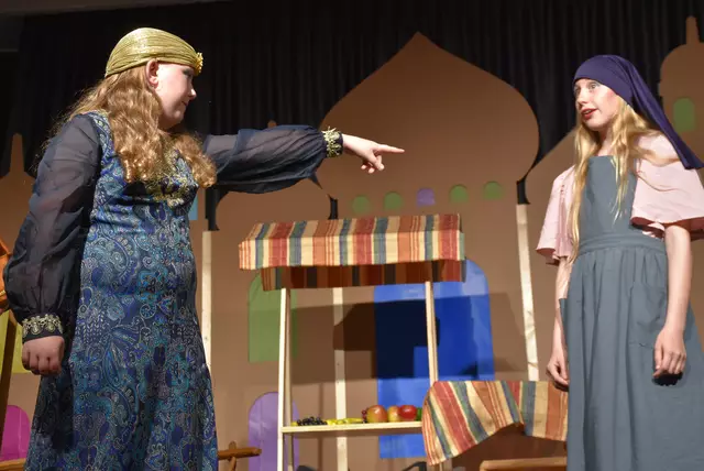 Ali Baba und die 40 Räuber. Kinder-Theater der Liedertafel Pabneukirchen mit einer "Pabneukirchner" Fassung.  | Foto: Robert Zinterhof