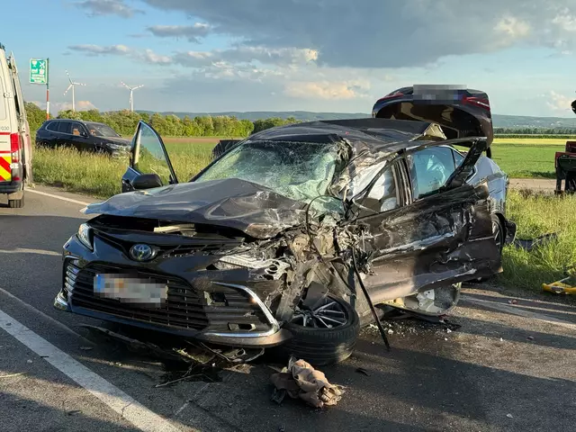 Ein schwerer Verkehrsunfall auf der B10 fordert ein Todesopfer. | Foto: Doku NÖ