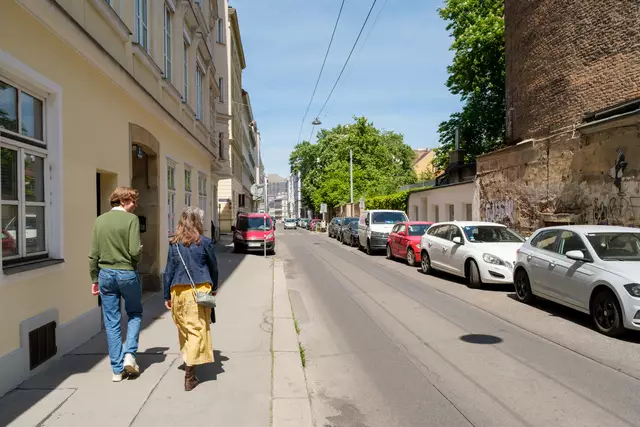 16 Bäume, breiter Gehsteige sowie neue Wasser- und Fernwärmeleitungen sollen über die Sommermonate in der Lederergasse verwirklicht werden. | Foto: Shervin Sardari/BV8
