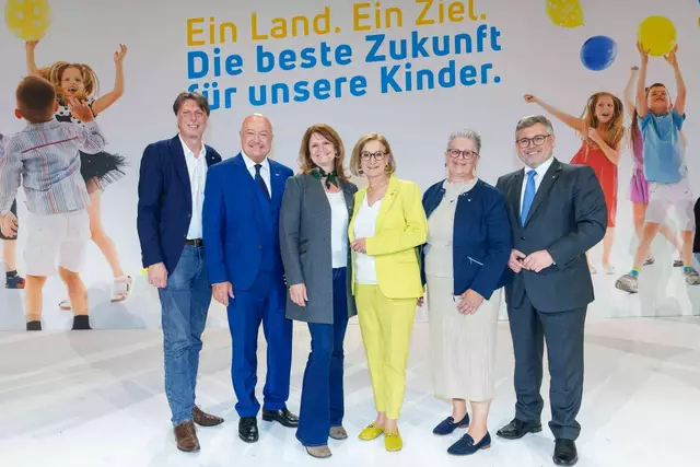 Auch Bürgermeister Franz Göd (li.) und sein VP-Team waren bei der Mission Niederösterreich dabei und trafen dort auf Christian Stocker, Johanna Mikl-Leitner und Ludwig Schleritzko. | Foto: VPNÖ