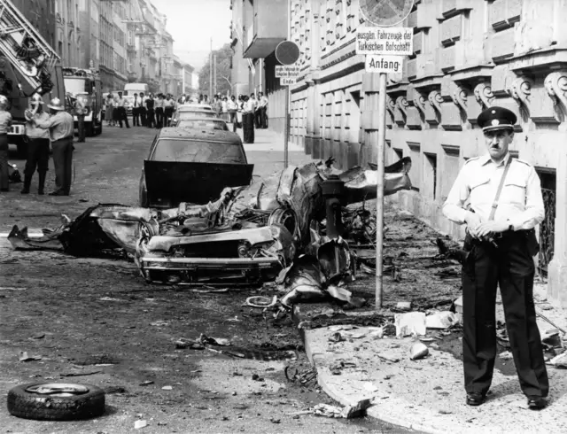 Vor 41 Jahre explodierte am Morgen des 20. Juni eine Autobombe am Parkplatz der türkischen Botschaft in Wien. | Foto: Votava / brandstaetter images / picturedesk.com