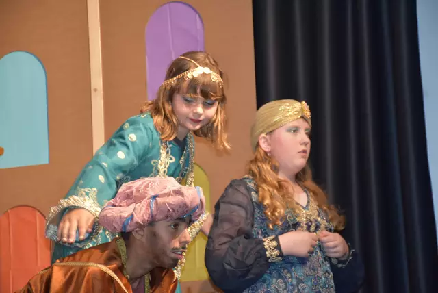 Ali Baba und die 40 Räuber. Kinder-Theater der Liedertafel Pabneukirchen mit einer "Pabneukirchner" Fassung.  | Foto: Robert Zinterhof