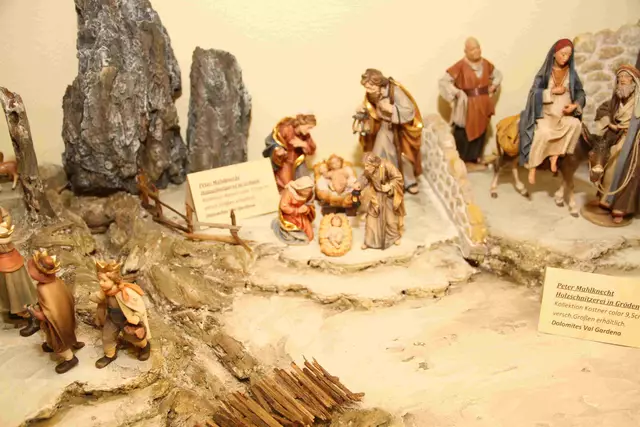 Die Heiligenfiguren werden aus dem Grödnertal bezogen.
