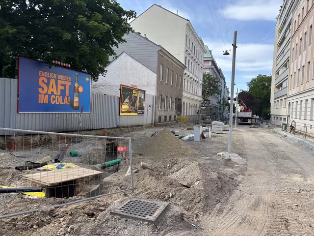 Vor der Mittelschule kommt ein neues Pflaster. | Foto: Michael Marbacher/ MeinBezirk