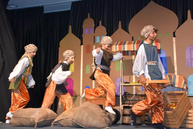 Ali Baba und die 40 Räuber. Kinder-Theater der Liedertafel Pabneukirchen mit einer "Pabneukirchner" Fassung.  | Foto: Robert Zinterhof