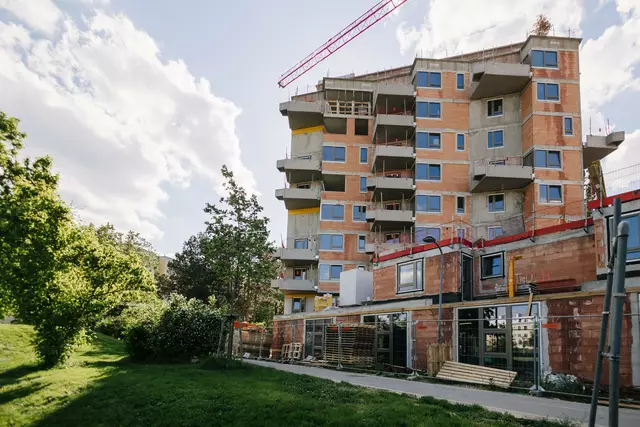 In der Hoeftgasse wurde die Gleichenfeier beim neuen Gemeindebau gefeiert.  | Foto: Wiener Wohnen/fotografiefetz