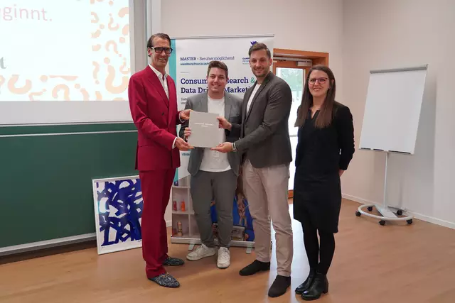 Der erste Consumer Research Award wurde am Campus in Wieselburg verliehen: Der zweite Platz ging an Maximilian Neudörfer und Tobias Sattler. | Foto: Fachhochschule Wiener Neustadt/Campus Wieselburg