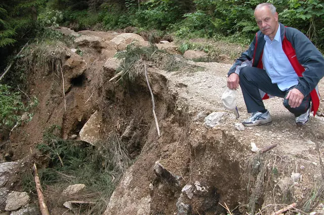 Zwei Fluten, im Mai und Juli 2005, richteten in Pabneukirchen große Schäden an. Forstbach. | Foto: Robert Zinterhof