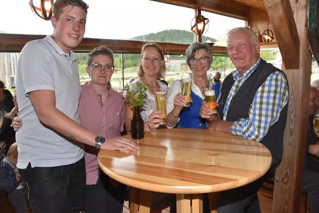 Mit einem Wieder-Kennenlerntag eröffneten Maria und Johann Lumetsberger ihre „Lumi’s Alm“. 