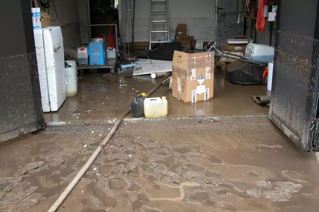 Zwei Fluten, im Mai und Juli 2005, richteten in Pabneukirchen große Schäden an.  Kläranlage nach der Flut. | Foto: Robert Zinterhof