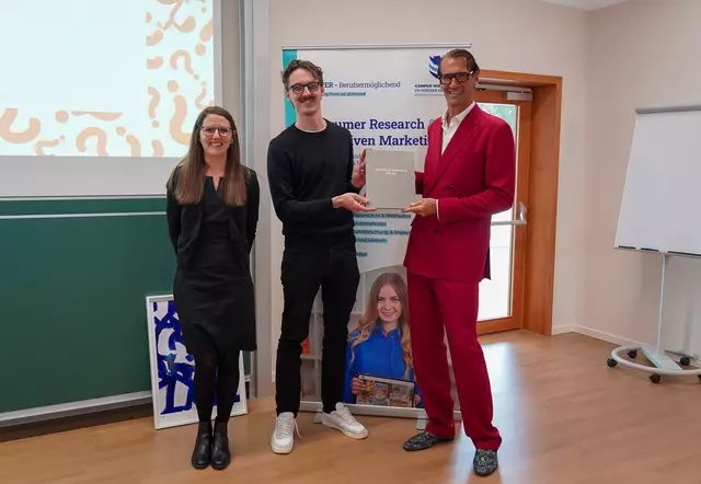 Der erste Consumer Research Award wurde am Campus in Wieselburg verliehen: Felix Ambros sicherte sich den dritten Platz. | Foto: Fachhochschule Wiener Neustadt/Campus Wieselburg