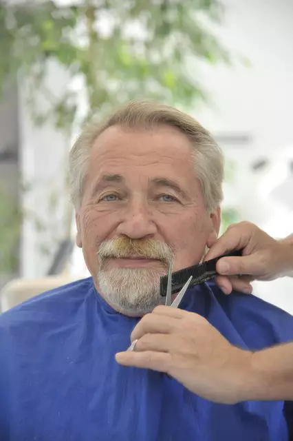 Der bekannteste Bart Österreichs wird wieder fesch gemacht. | Foto: Ferrigato Roland / VGN Medien Holding / picturedesk.com