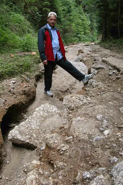 Zwei Fluten, im Mai und Juli 2005, richteten in Pabneukirchen große Schäden an. Forstbach. | Foto: Robert Zinterhof