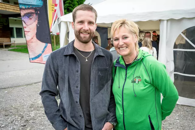 Unter den Gratulanten: Ski-Ass Marco Schwarz.