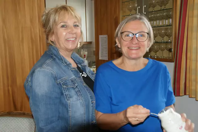 Die freiwilligen Helferinnen hatten alle Hände voll zu tun. | Foto: Anna Kaufmann