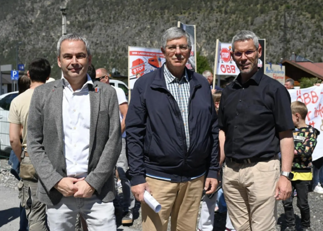 Klare Haltung: Bgm. Richard Bartl mit Alt-Bgm. Alois Thurner aus Imsterberg und Bgm. Bernhard Schöpf aus Mils.