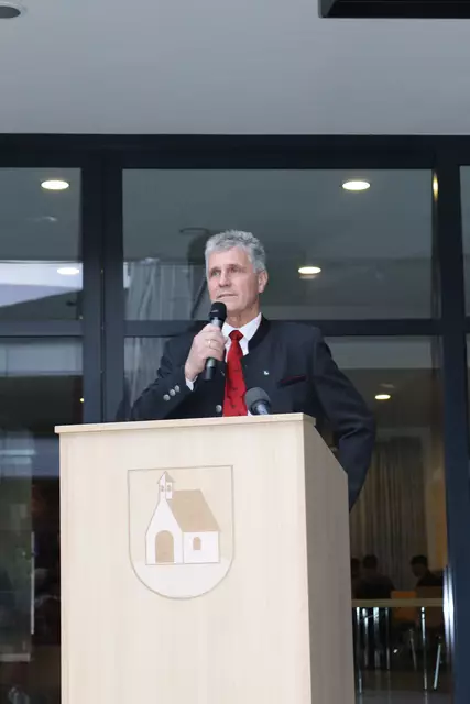 Nahm die Begrüßung vor: Der Kappler Bürgermeister Helmut Ladner.  | Foto: Elisabeth Zangerl