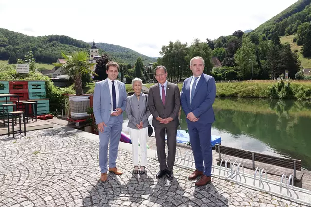 Im Sommer 2023 empfingen Bürgermeister Manuel Aichberger und Vizebürgermeister Christian Buxhofer den damaligen japanischen Botschafter mit seiner Gattin in Lilienfeld.