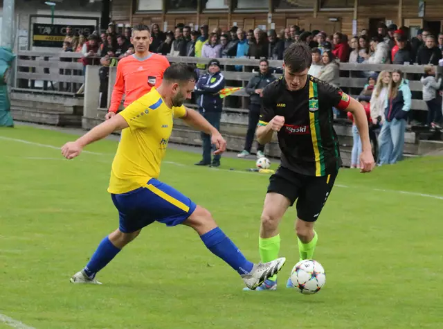 Den Kitz-Juniors mit Kapitän Andreas Notdurfter (rechts) gelang ein klarer 4:0 Auswärtserfolg über Lokalrivale Reith