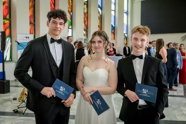 Das Moderatorenteam David, Anna-Lena und Benedikt meisterten souverän ihre Aufgabe.