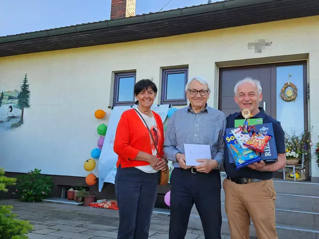Vizebürgermeisterin Andrea Schachinger, Engelbert Schachinger und Ortschef Josef Schöppl. | Foto: Gemeinde Kirchdorf