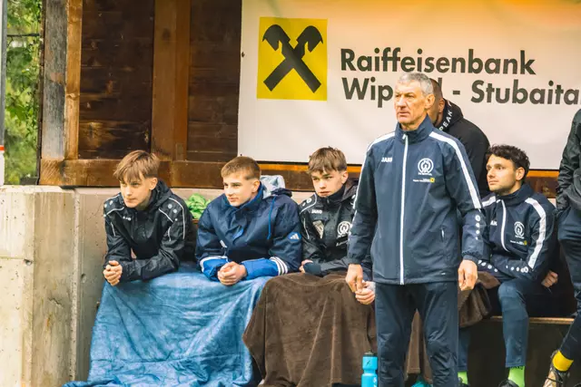 Trainer Josef Mader zeigt sich zufrieden mit der Leistung | Foto: Pernsteiner