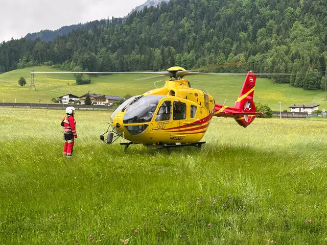 Der E-Biker wurde schwer verletzt und in das BKH Kufstein eingeliefert.  | Foto: ZOOM.Tirol