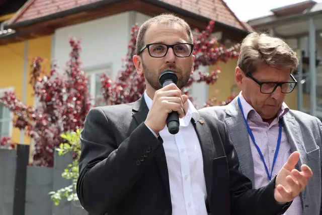 Landtagsabgeordneter Sebastian Kolland bei seinen Grußworten. | Foto: Nimpf