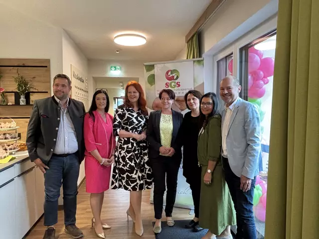 v.l.: Richard Wörle (Bgm. Pinswang), Carmen Strigl-Petz (Bgm. Vils), LR Cornelia Hagle, LTP Sonja Ledl-Rossmann, Christine Tschol (Bgm. Musau), Birgit Aldrian-Holzner (SGS-GF) und Matthias König-Mitterhauser (SGS-Obmann).