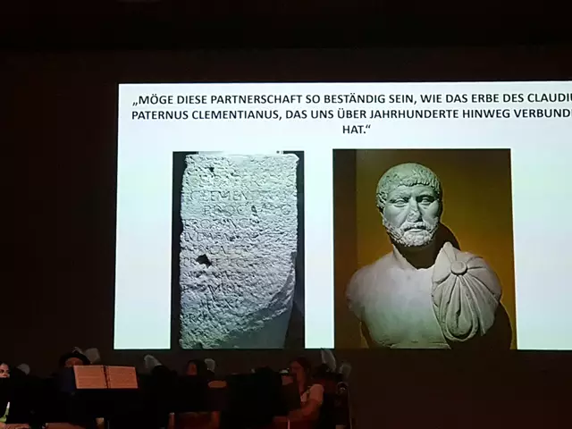 Weihestein des röm. Bürgers Claudius Paternus Clementianus - und seiner Karriere im römischen Weltreich. Letzte berufl. Station als Statthalter in Virunum (Provinz Norea) - heute Gebiet Maria Saal  | Foto: A. Platschka