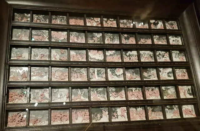 Ovids "Metamorphosen", Streichholzschachteln groß...