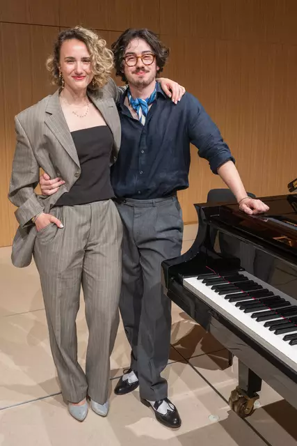 Elias Hafner präsentierte ein gelungenes Konzert im Konzerthaus. Unterstützt wurde er dabei von der grandiosen Cellistin Eva Simic-Nemeth. | Foto: Dieter Arbeiter