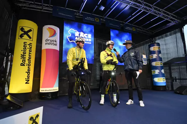 Micheal Hofer (l.) und Peter Sexlinger (m.) beim Interview. | Foto: RAN/Herbert Neubauer