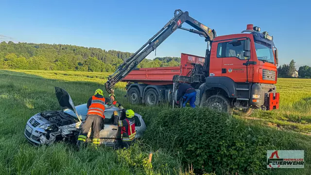 Ein Verkehrsunfall ereignete sich auf der Bundesstraße 25 in Purgstall an der Erlauf. | Foto: Freiwillige Feuerwehr Purgstall